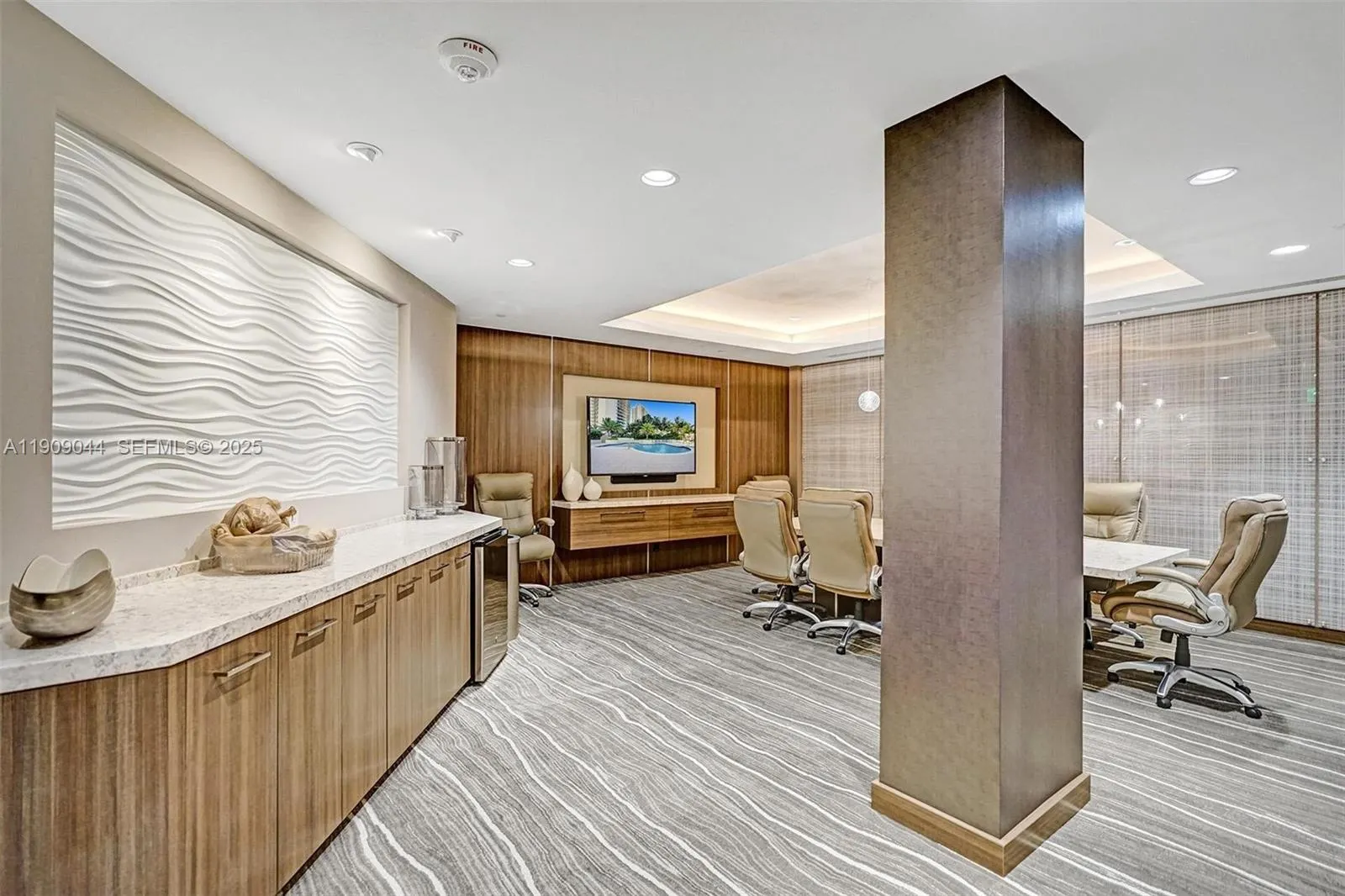 3000 Island Boulevard #1904