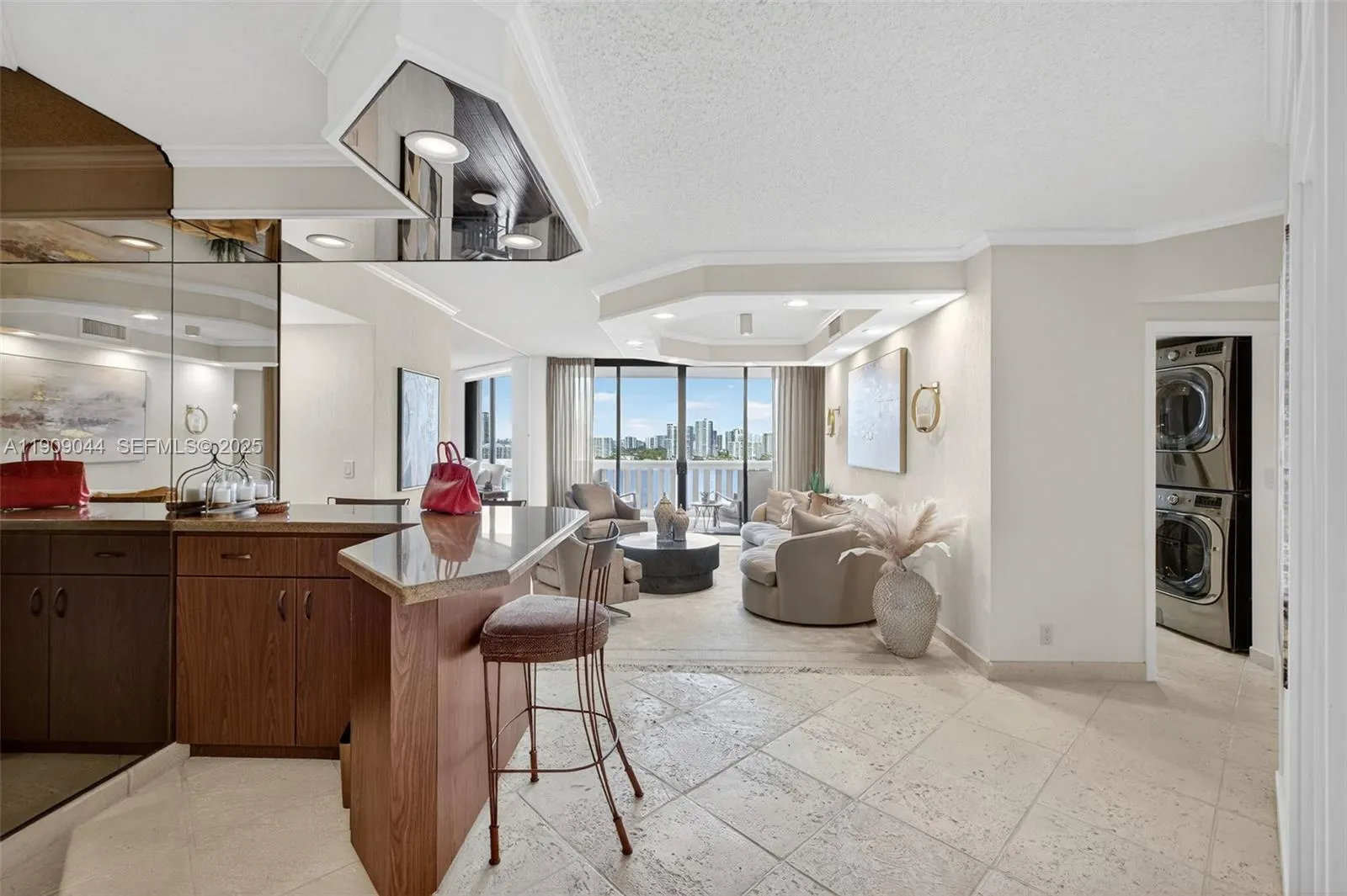 3000 Island Boulevard #1904