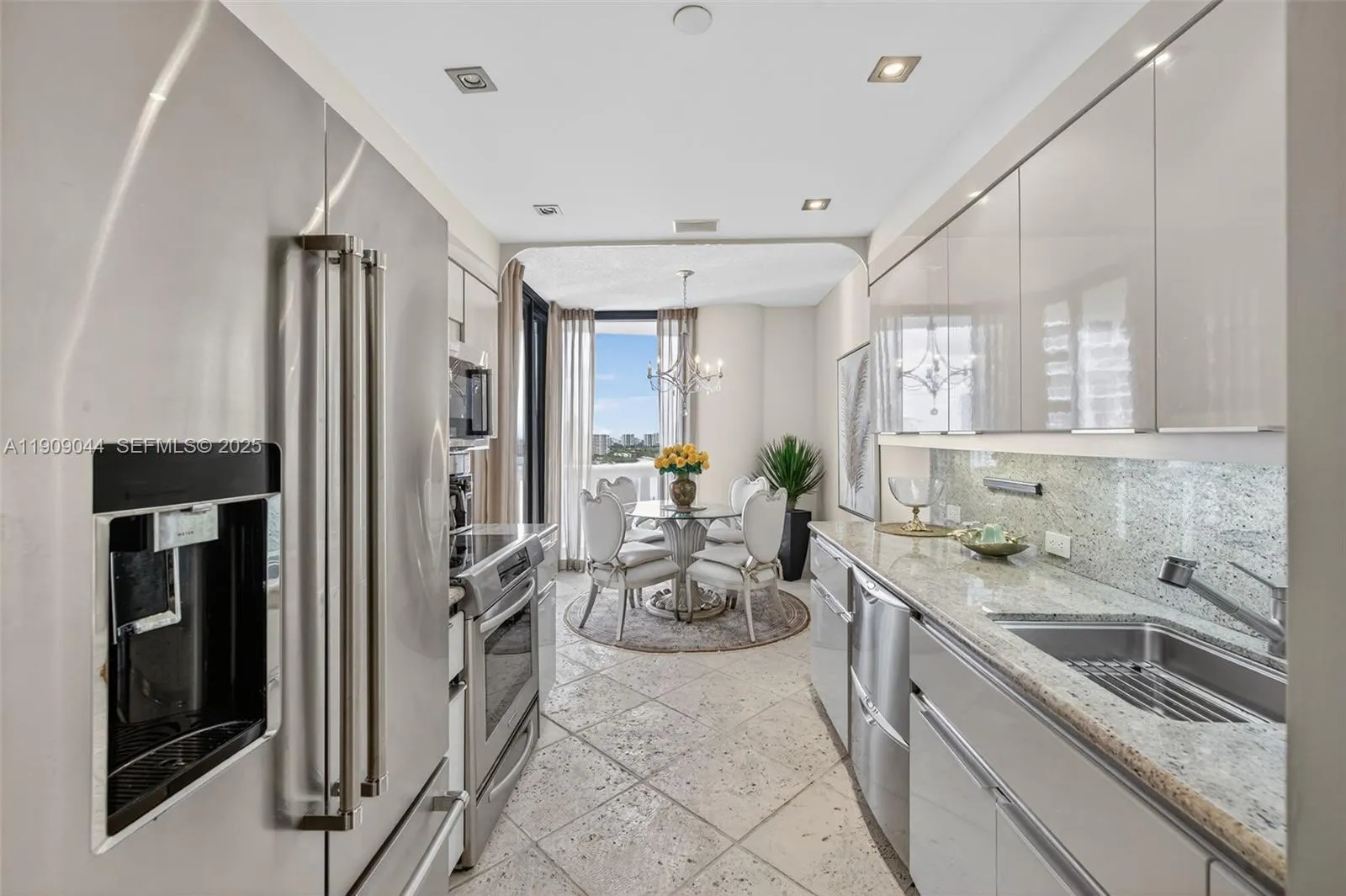 3000 Island Boulevard #1904