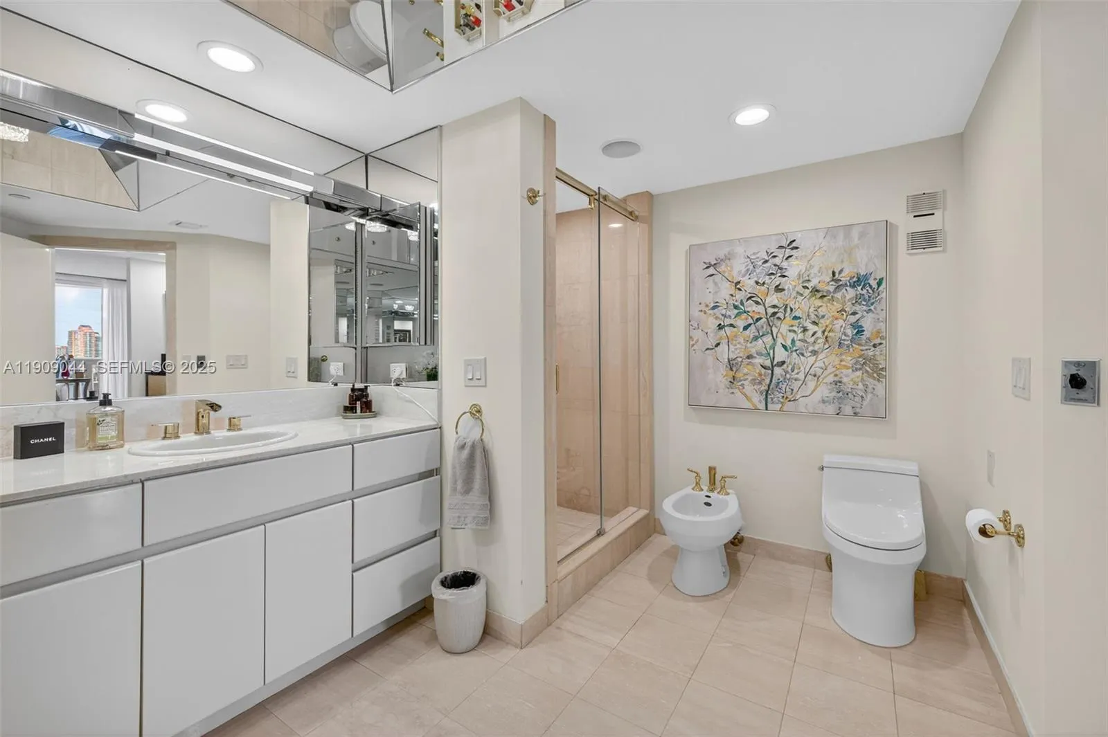 3000 Island Boulevard #1904