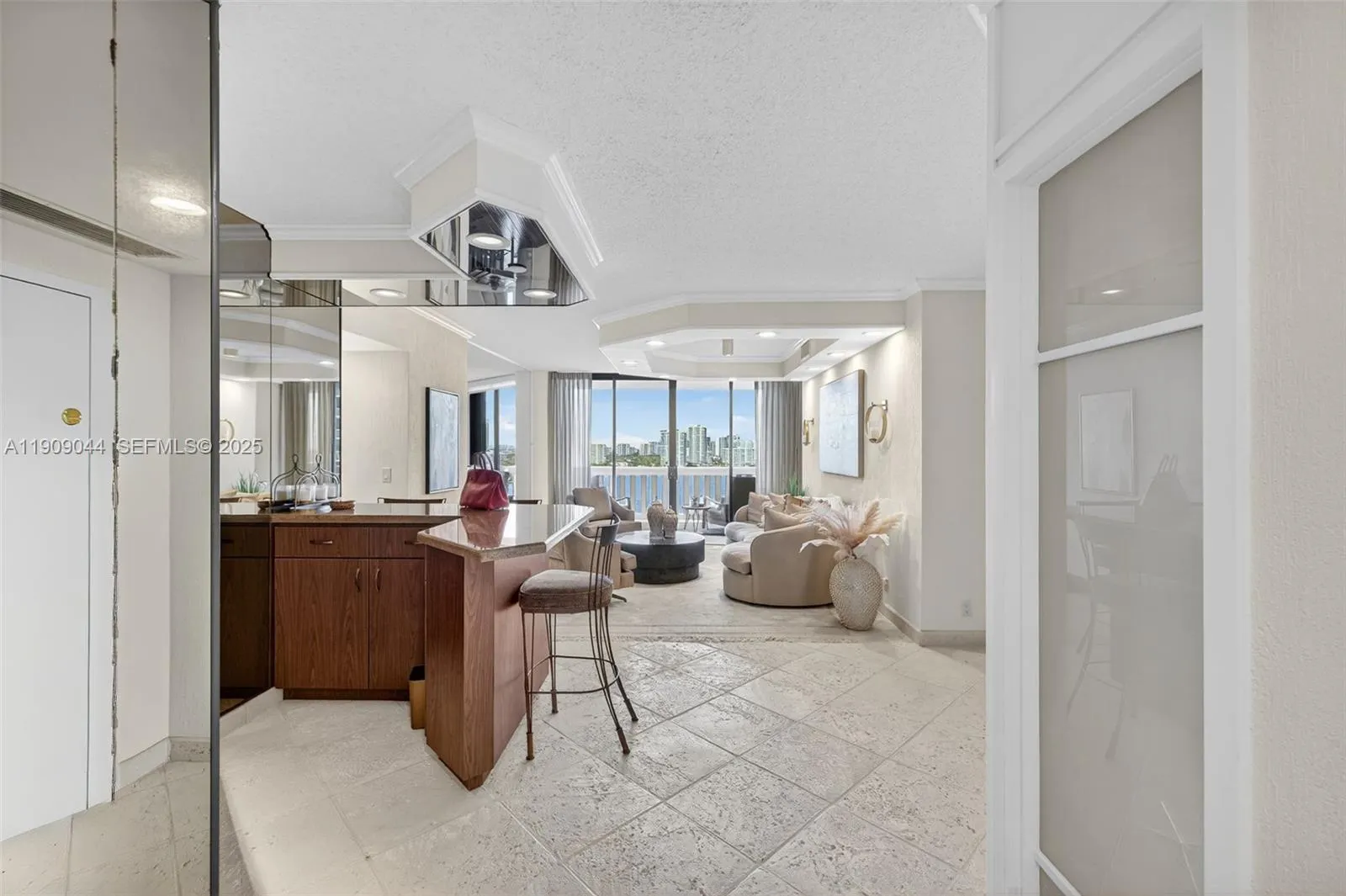 3000 Island Boulevard #1904