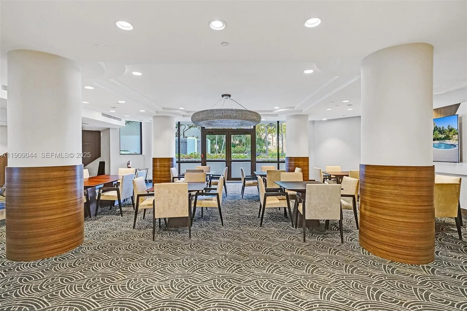 3000 Island Boulevard #1904