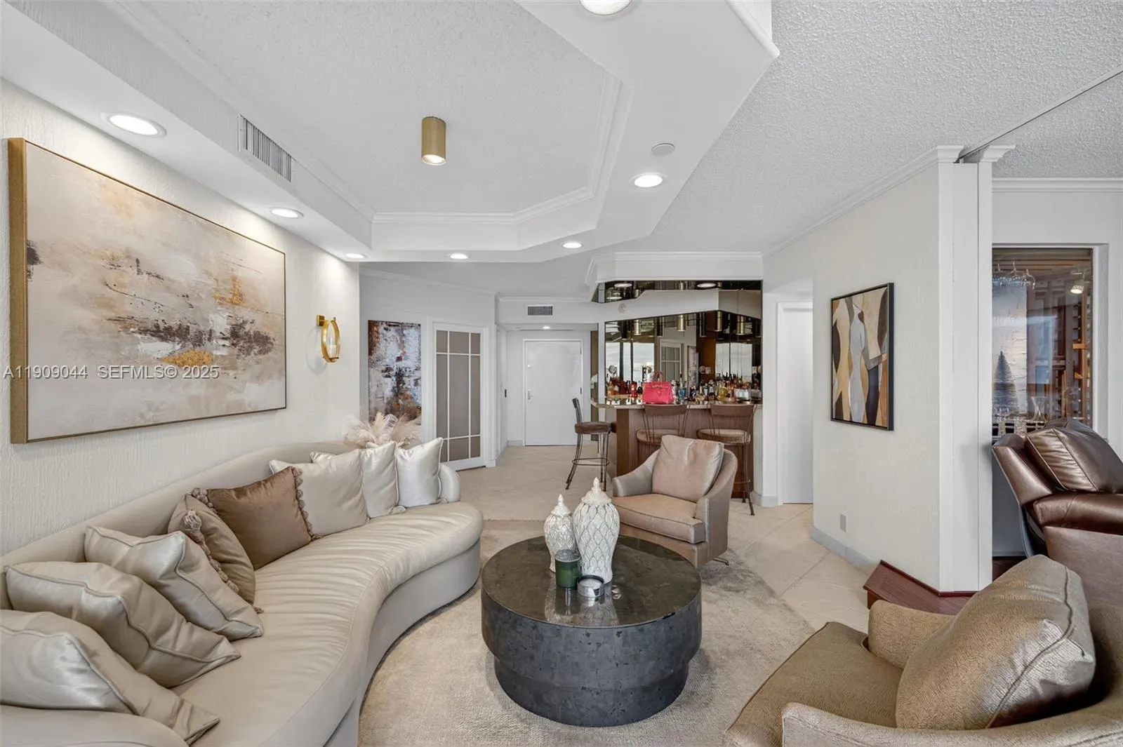 3000 Island Boulevard #1904