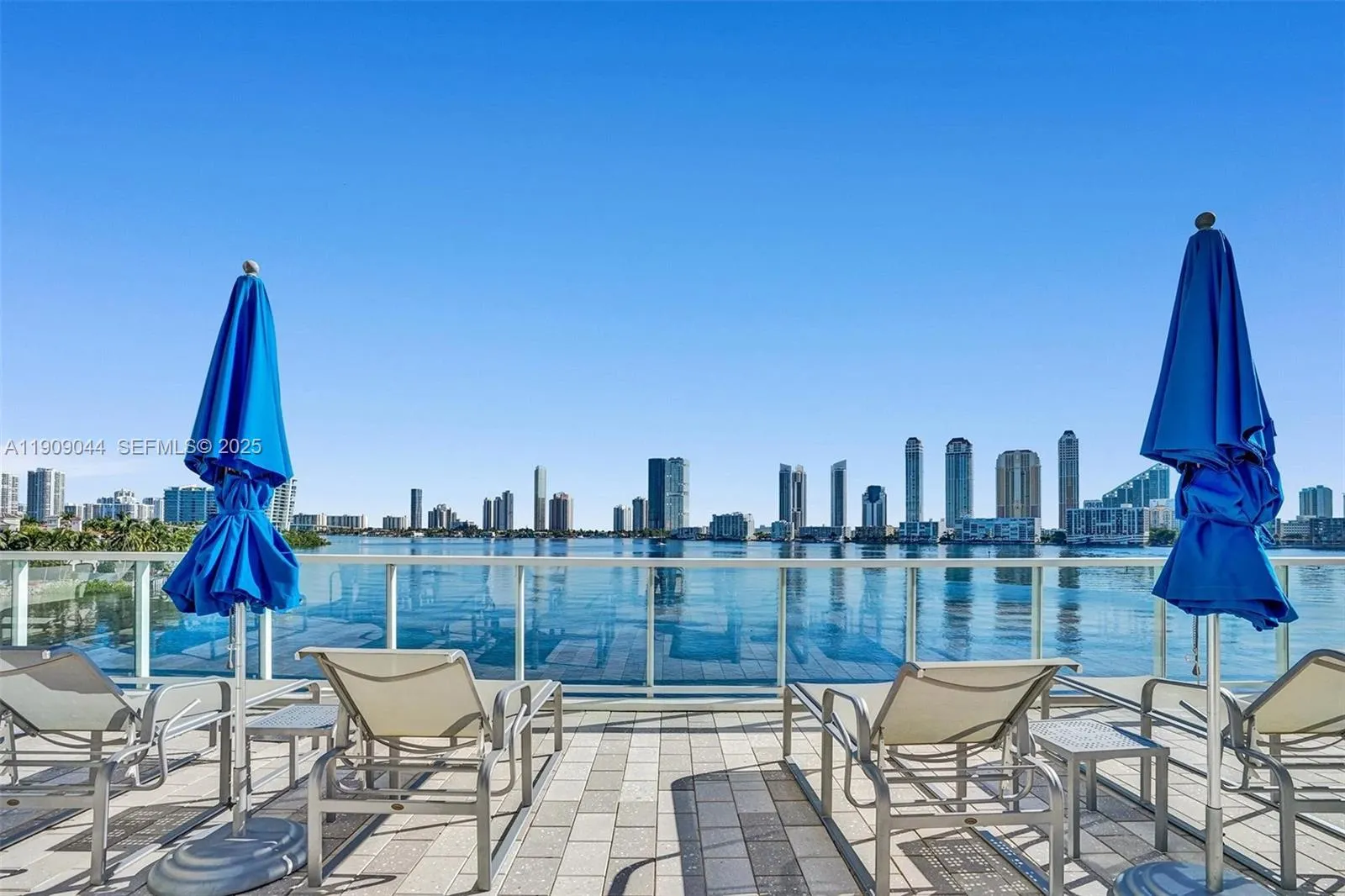3000 Island Boulevard #1904