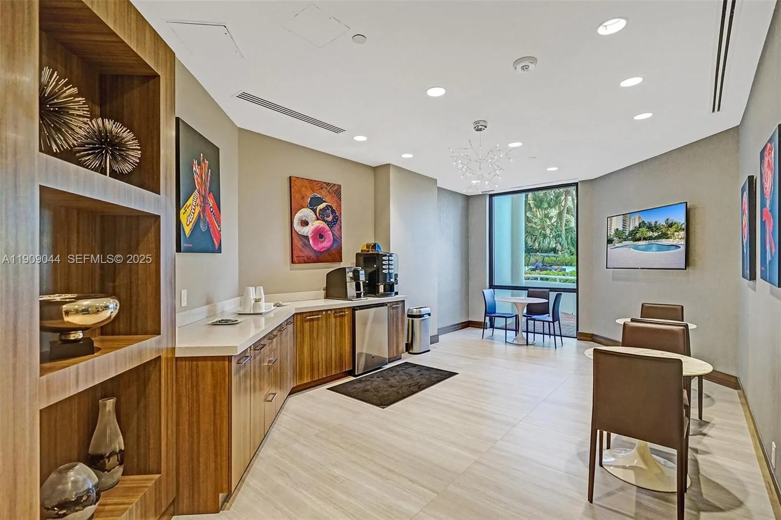 3000 Island Boulevard #1904