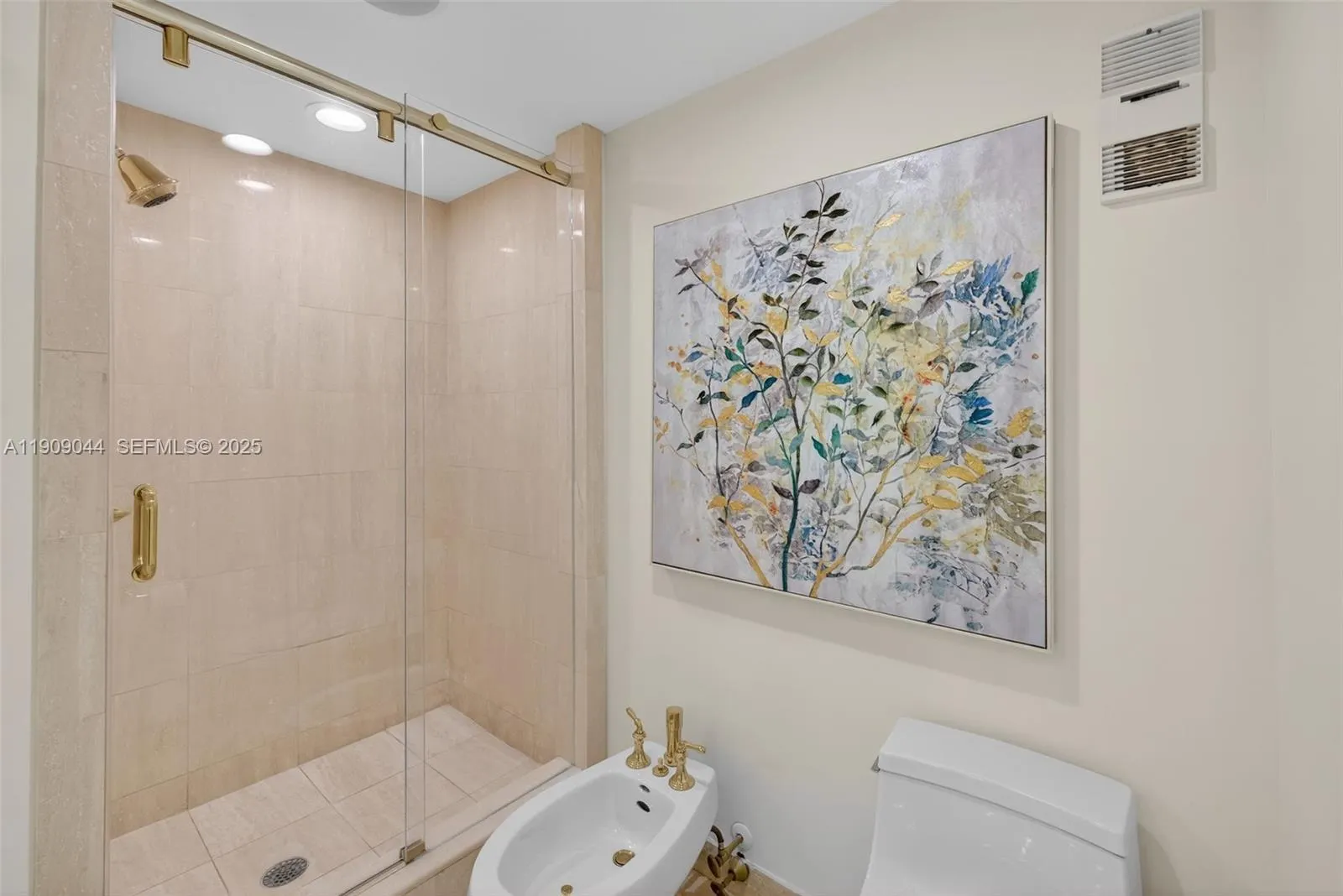 3000 Island Boulevard #1904