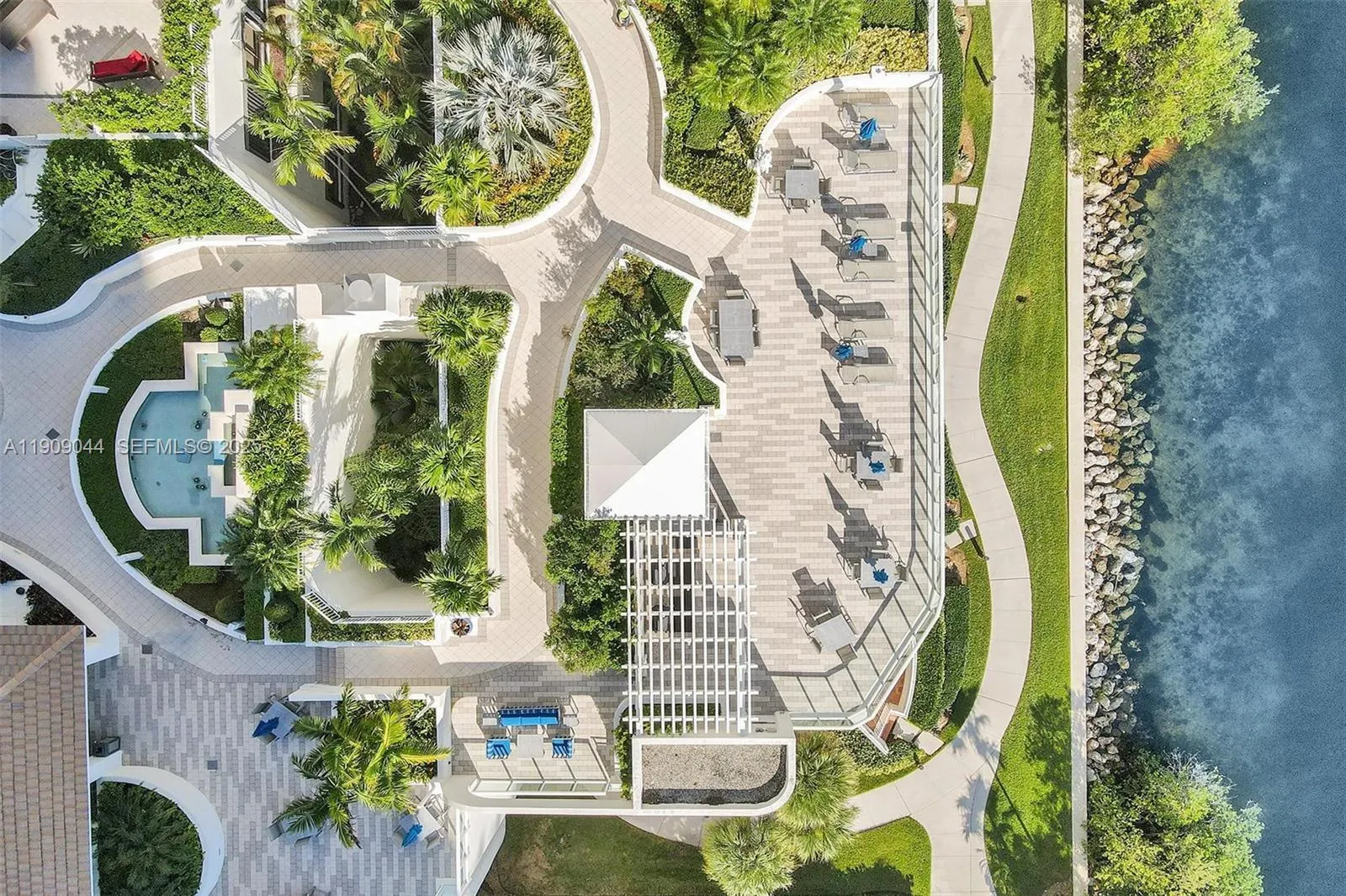 3000 Island Boulevard #1904