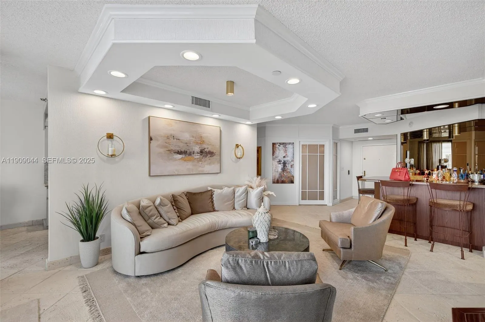 3000 Island Boulevard #1904