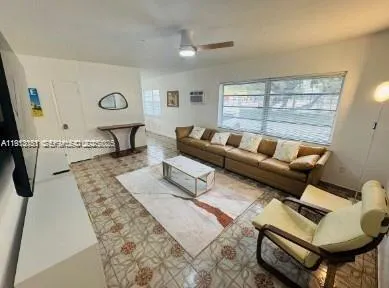 650 Pennsylvania Avenue #1