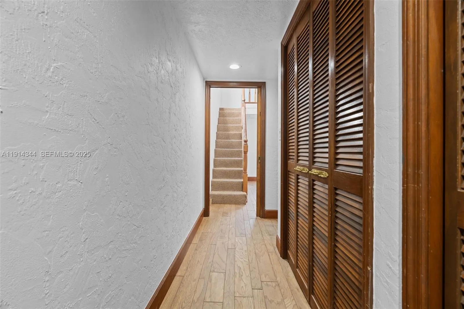 20215 W Oak Haven Circle