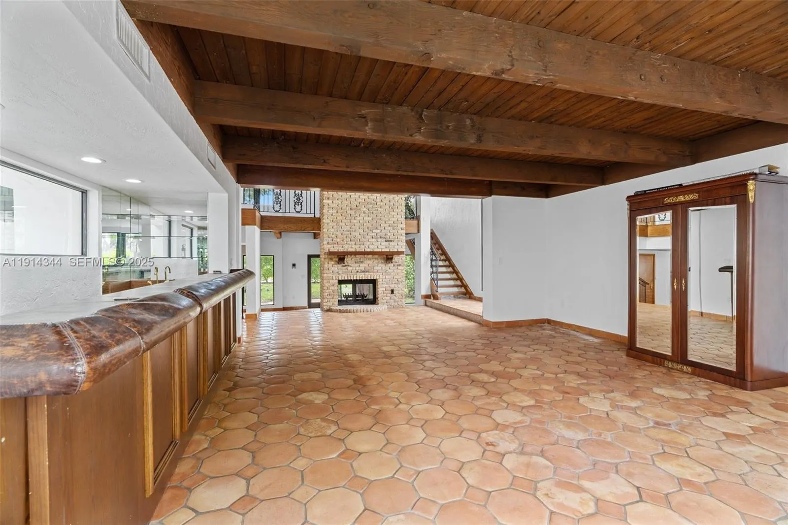 20215 W Oak Haven Circle
