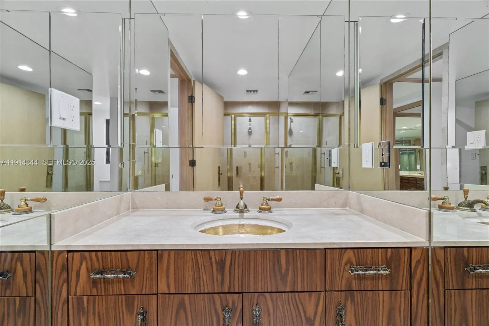 20215 W Oak Haven Circle