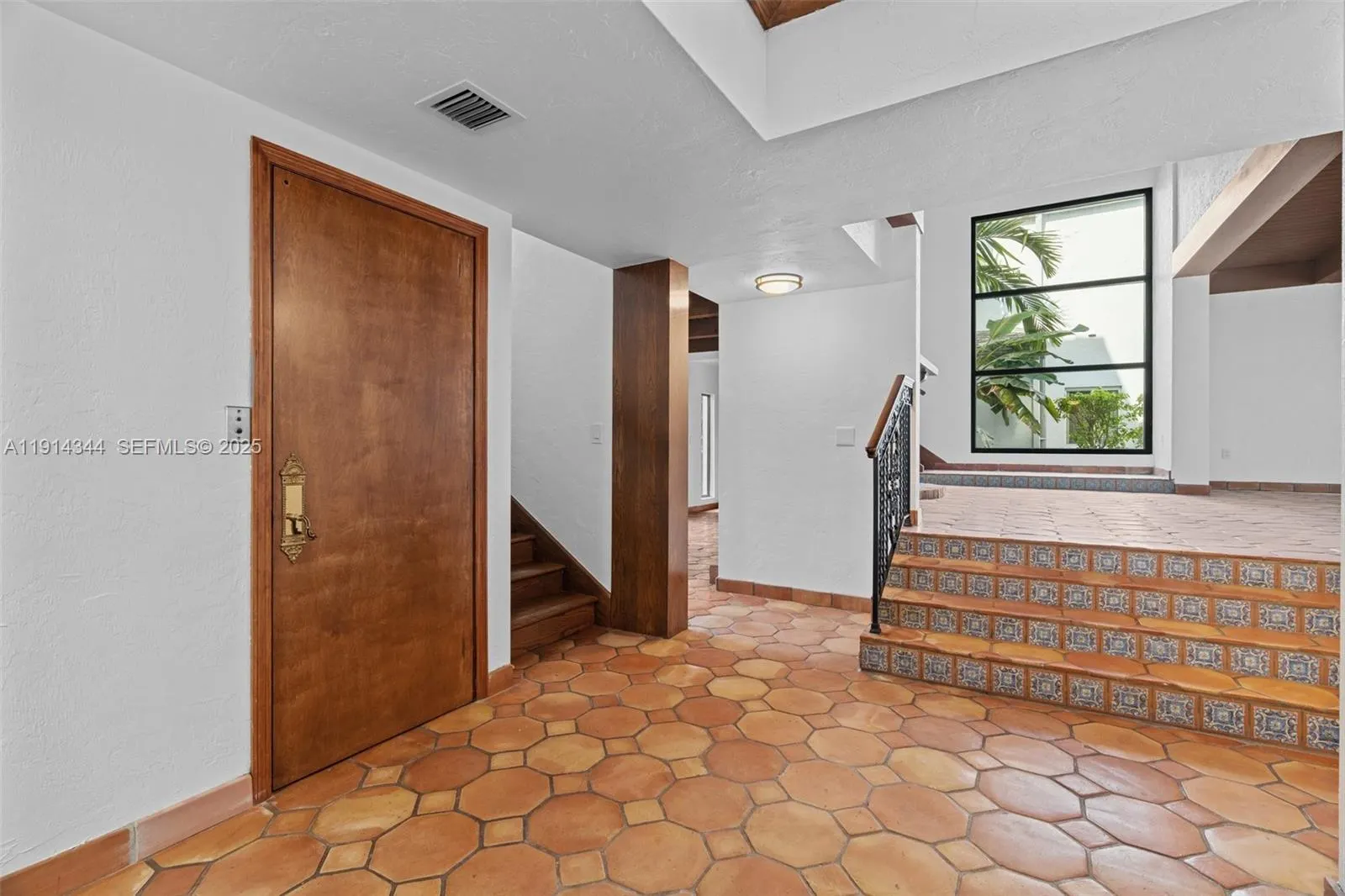20215 W Oak Haven Circle