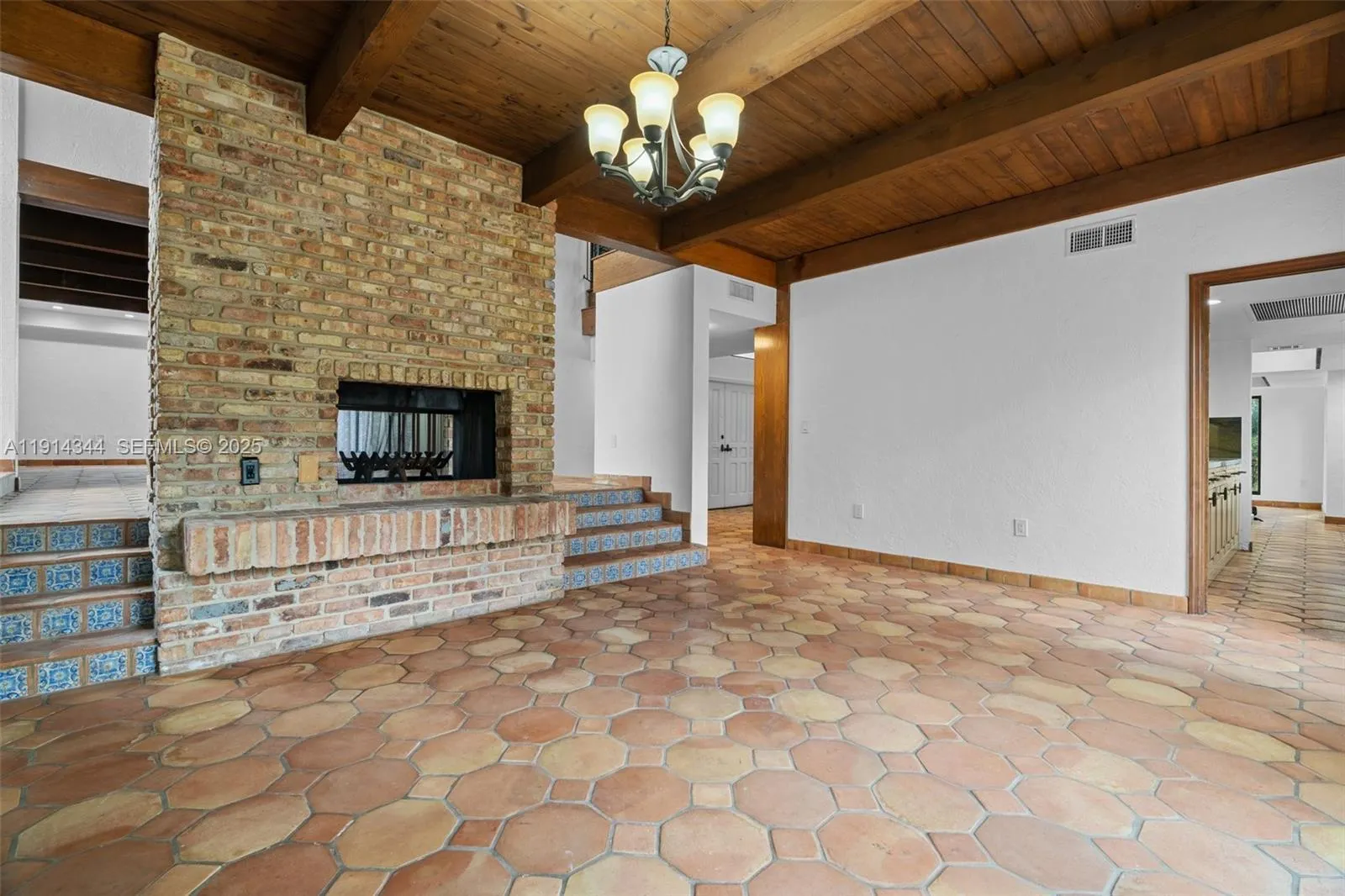 20215 W Oak Haven Circle