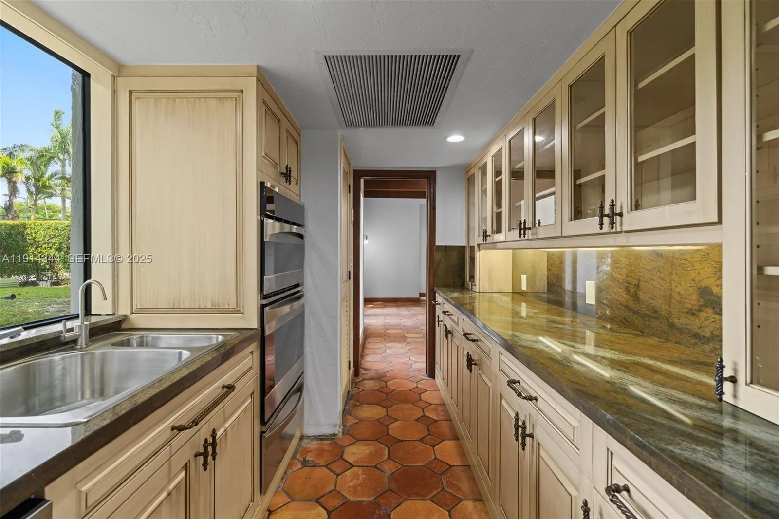 20215 W Oak Haven Circle