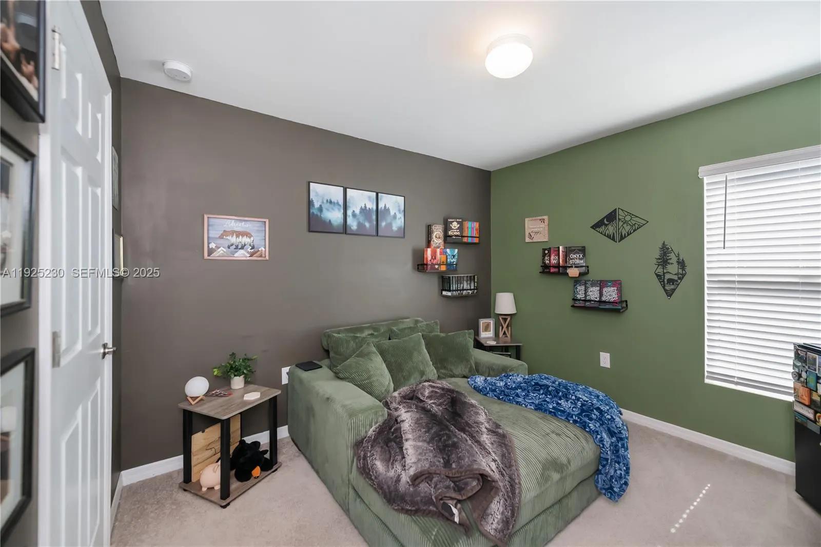 6058 S Moss Circle