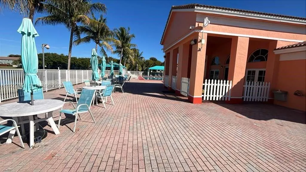 2811 SE 17th Avenue #210