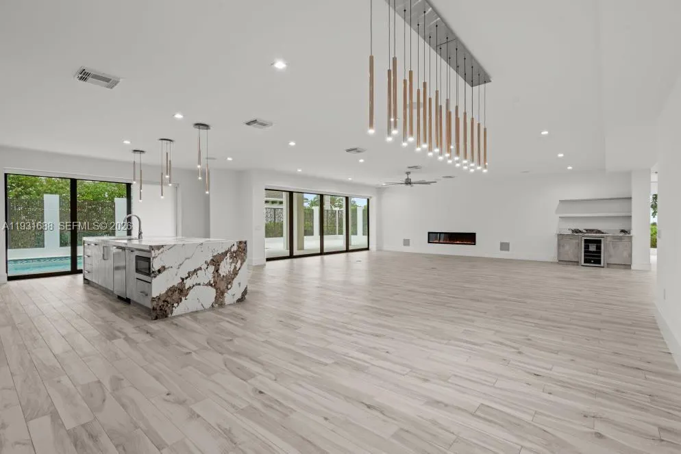3800 Crayton Road