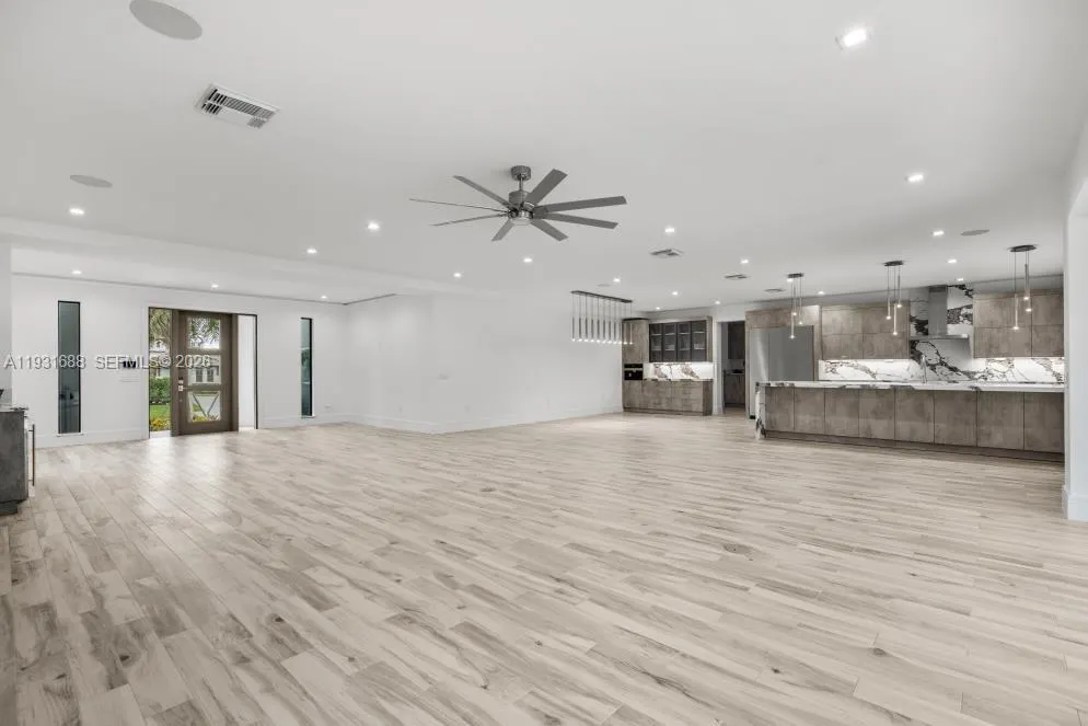 3800 Crayton Road