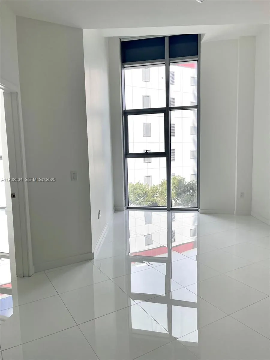 851 NE 1st Avenue #412