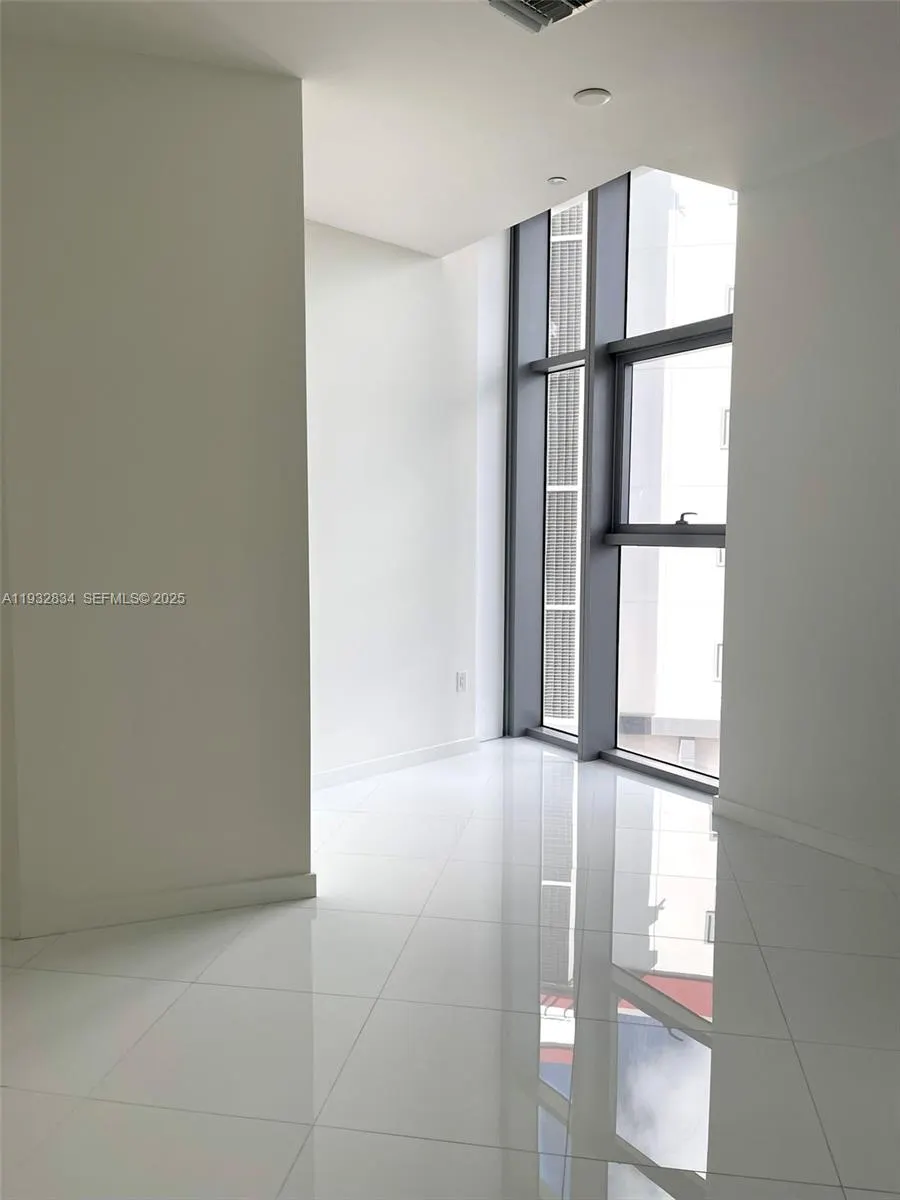 851 NE 1st Avenue #412