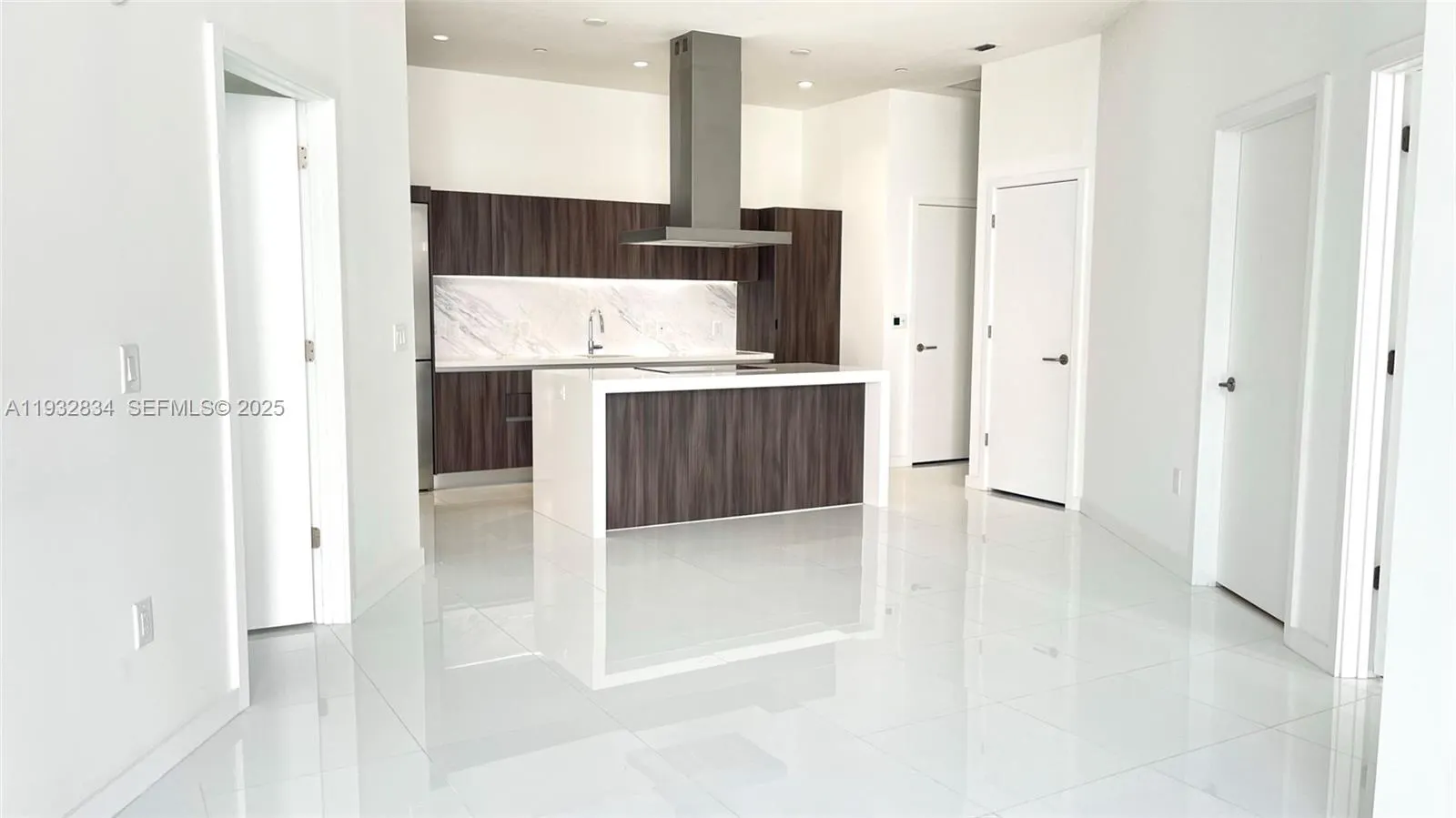 851 NE 1st Avenue #412
