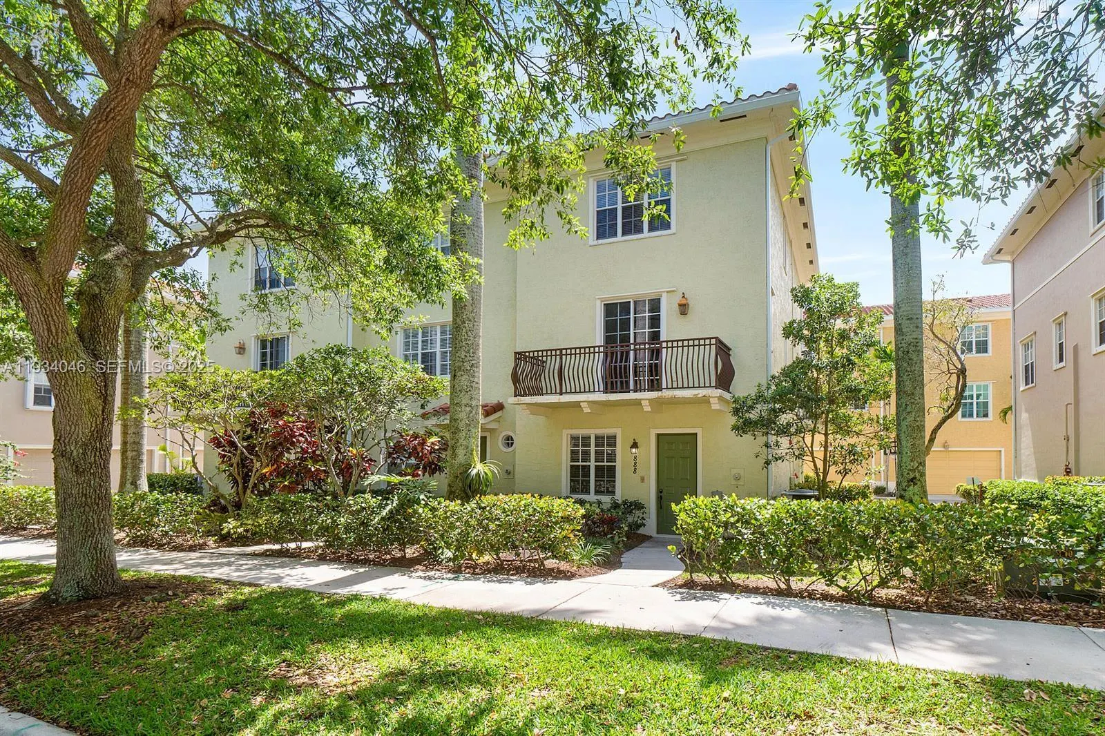 888 University Boulevard