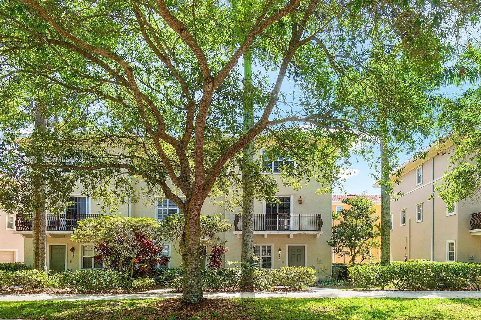 888 University Boulevard
