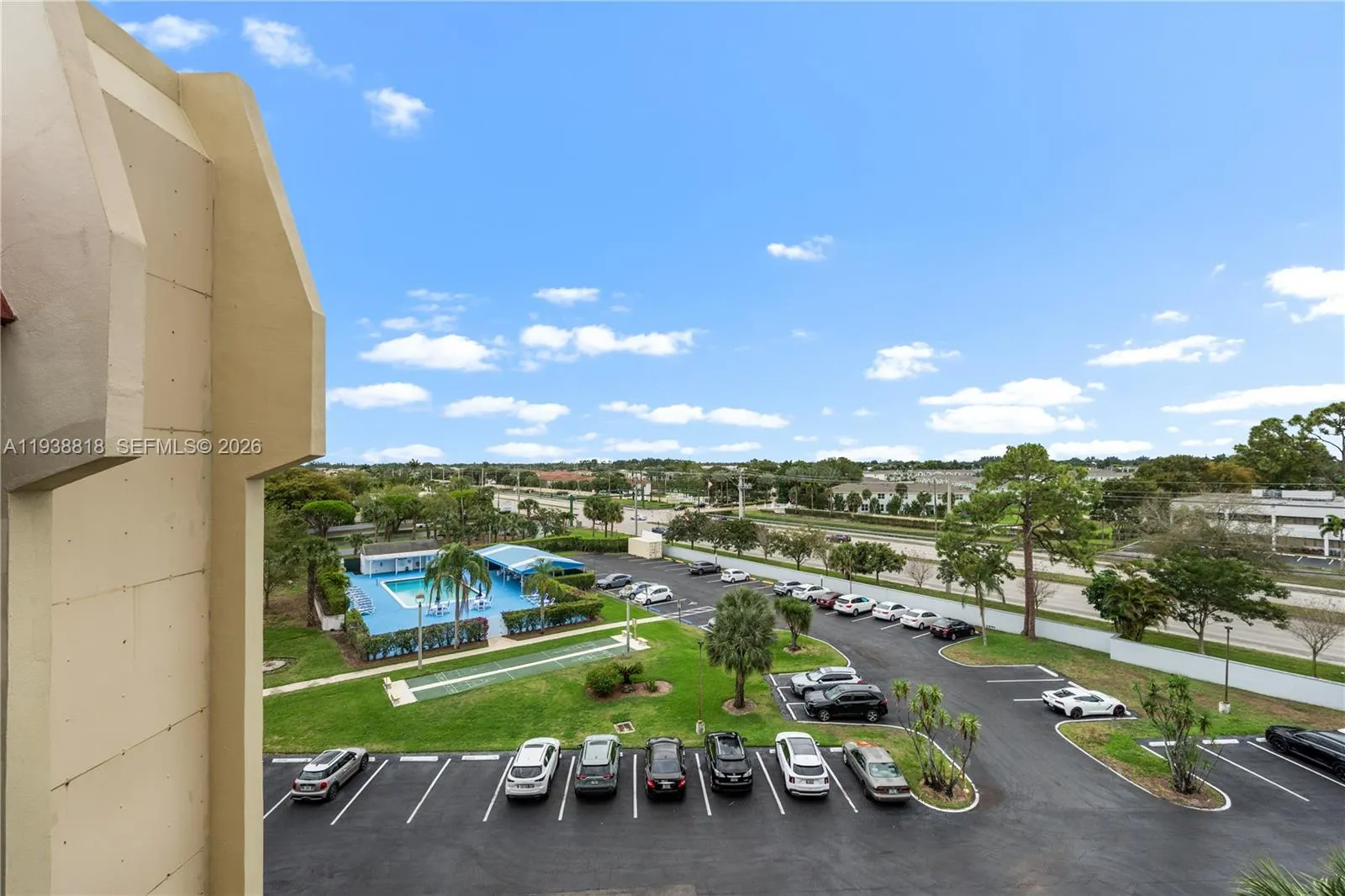 3959 Via Poinciana #605
