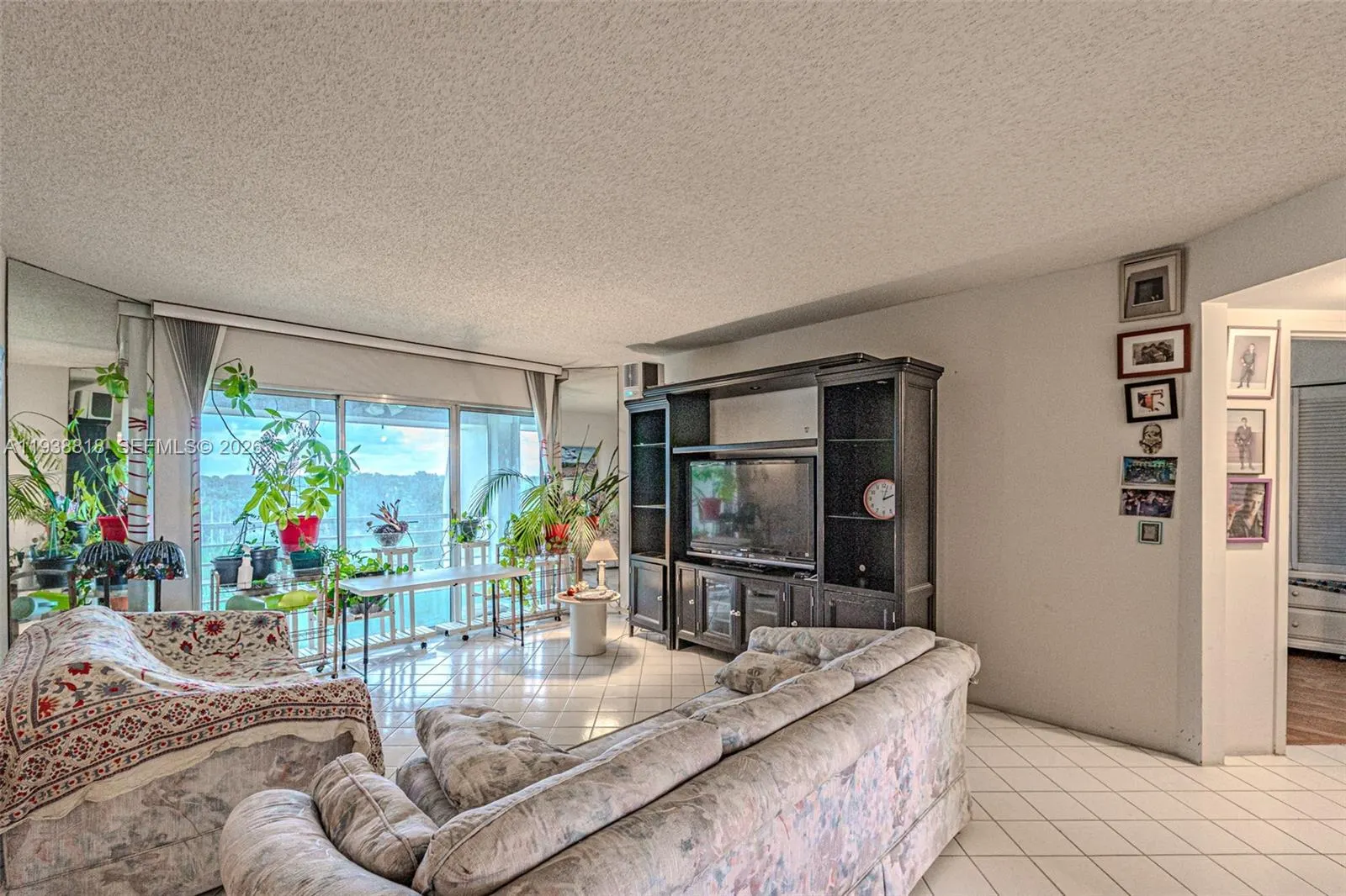 3959 Via Poinciana #605