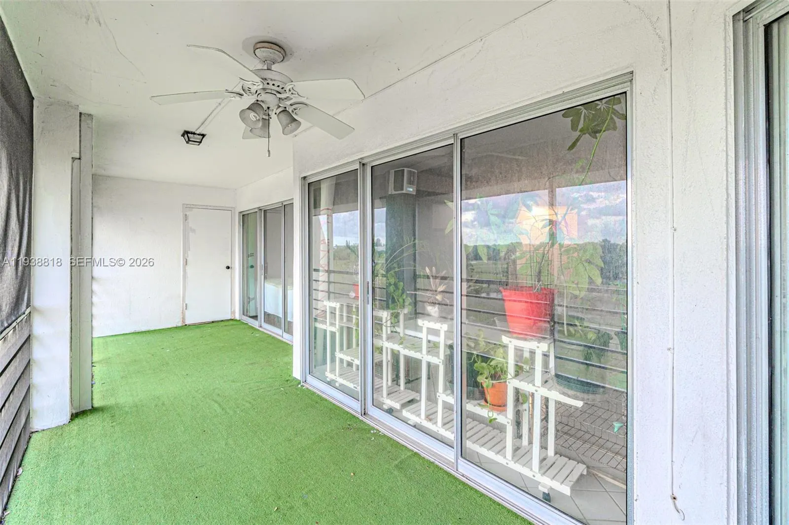 3959 Via Poinciana #605
