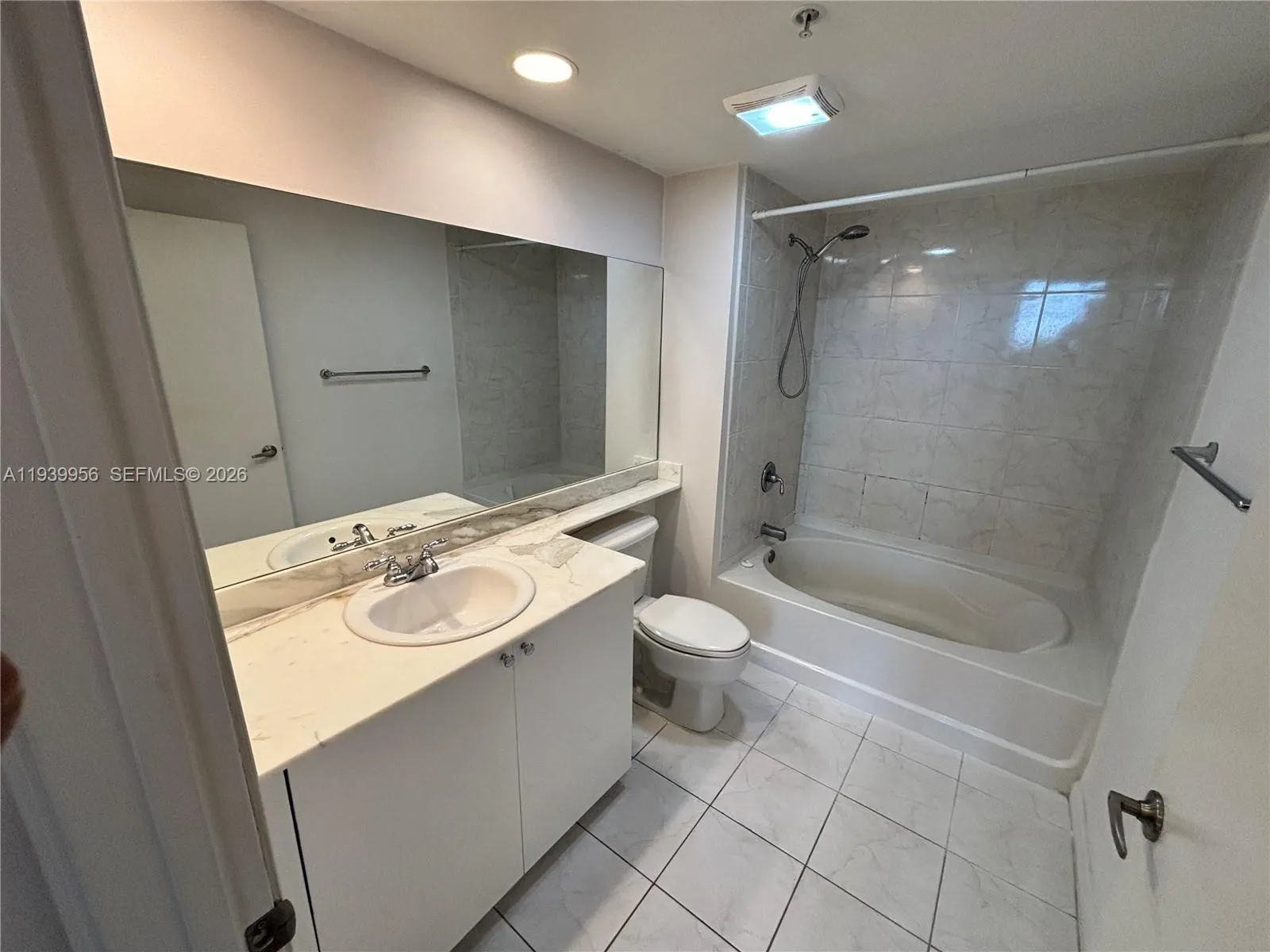 2775 NE 187th Street #403
