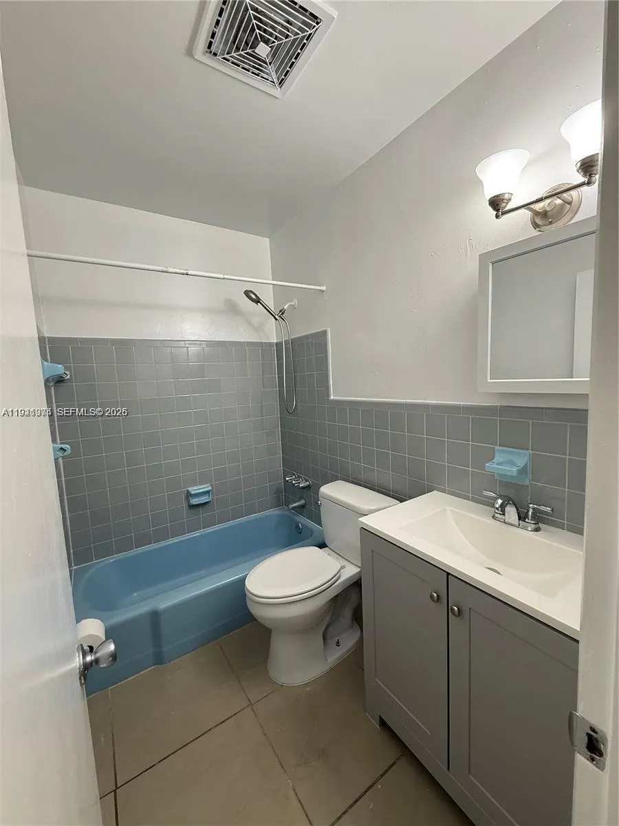 2915 Plunkett Street #12A