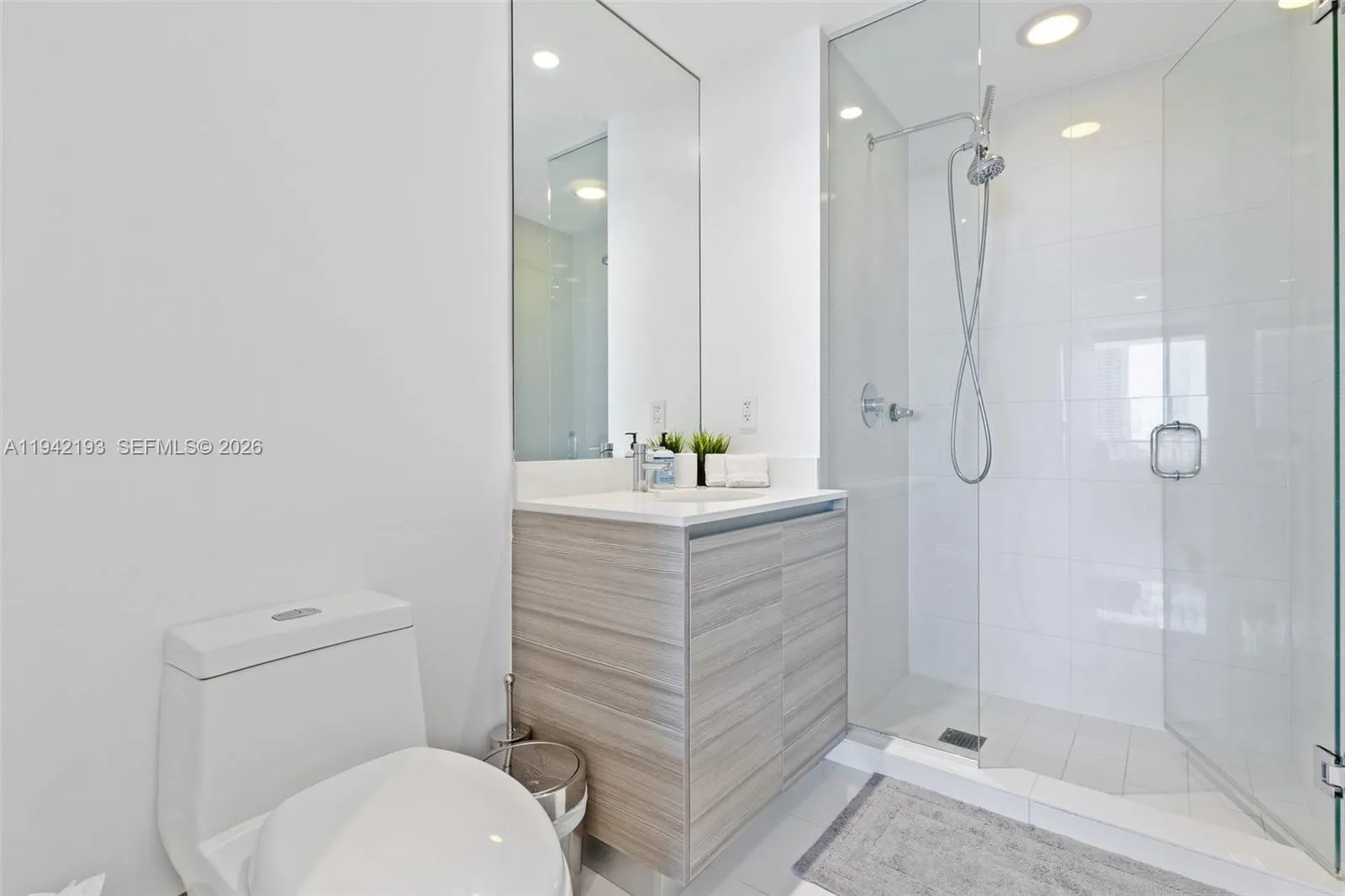 121 NE 34th Street #1008