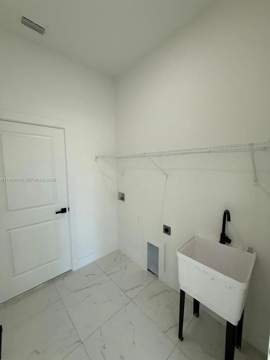1121 Florence Street E #1121