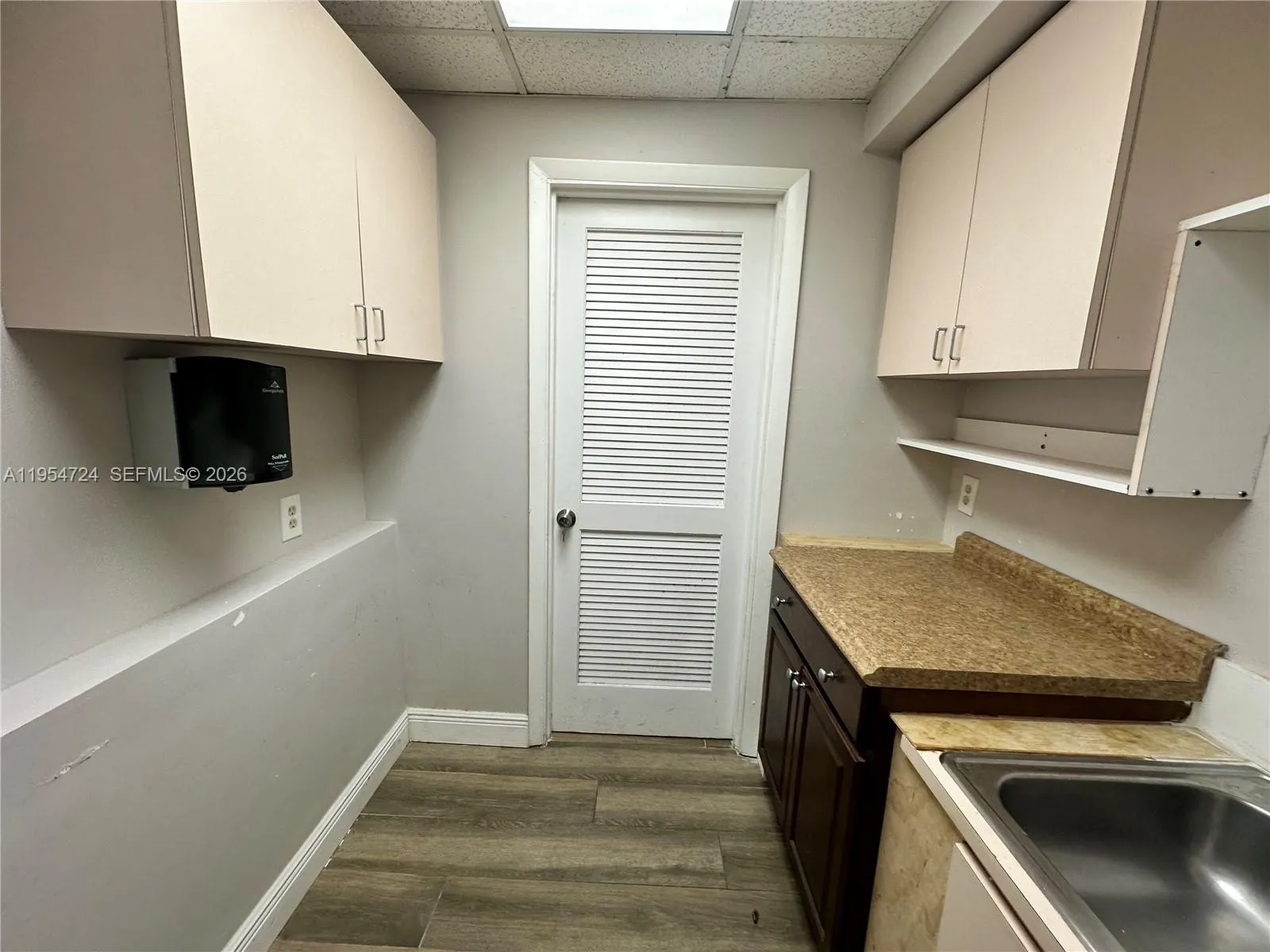 4121 NW 5th Street #102