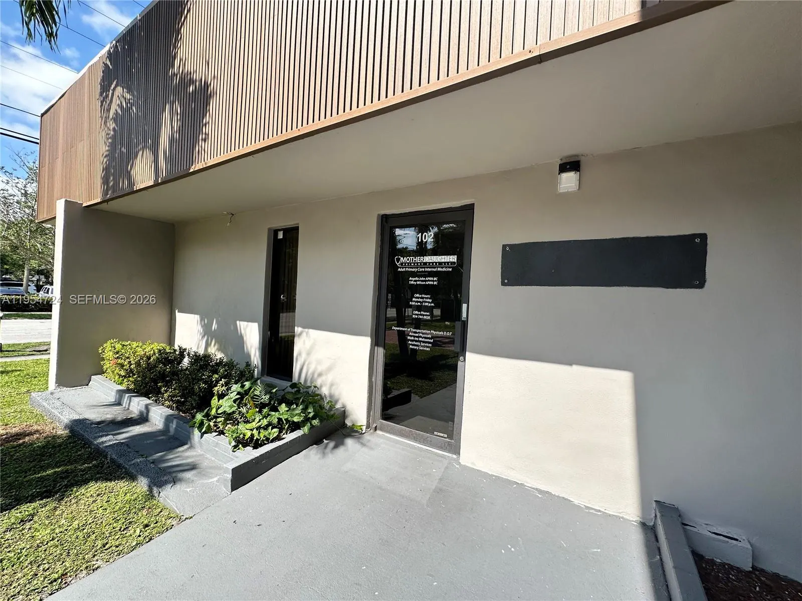 4121 NW 5th Street #102
