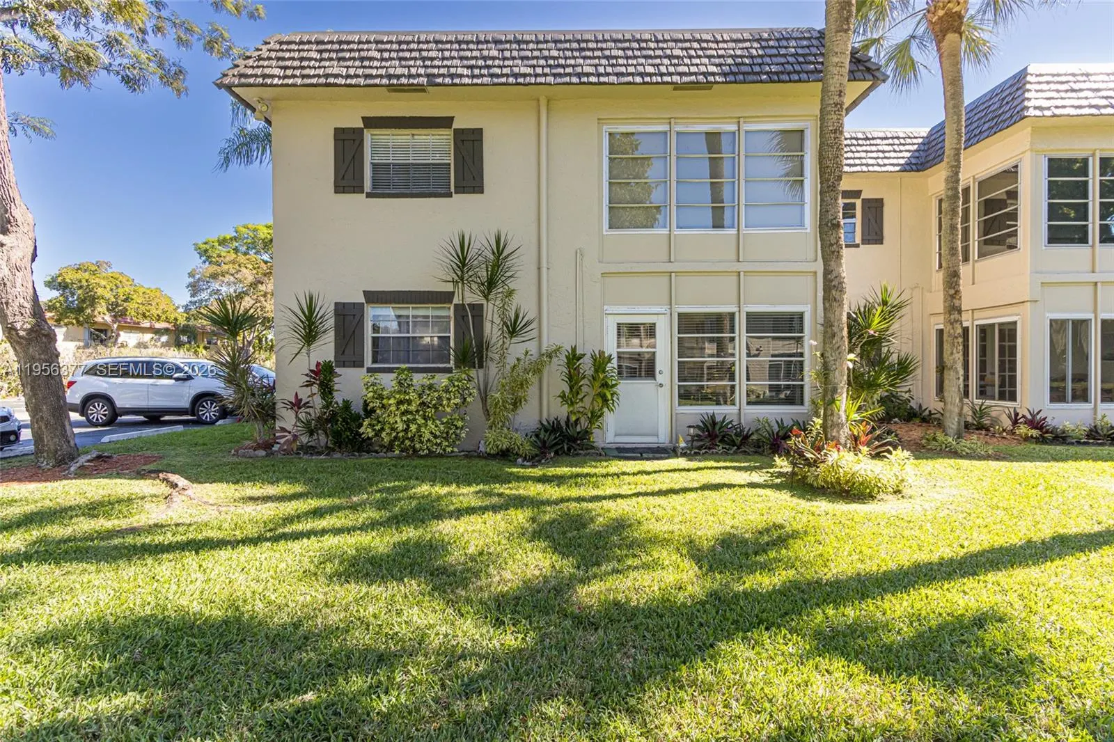 5661 SW 2nd Court #101