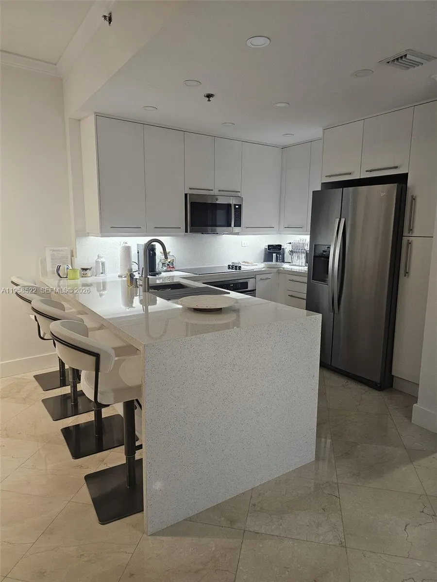 6515 Collins Avenue #901