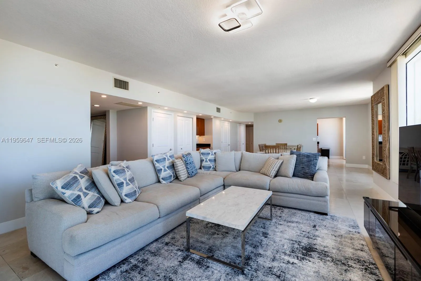 610 W Las Olas Boulevard #2014N
