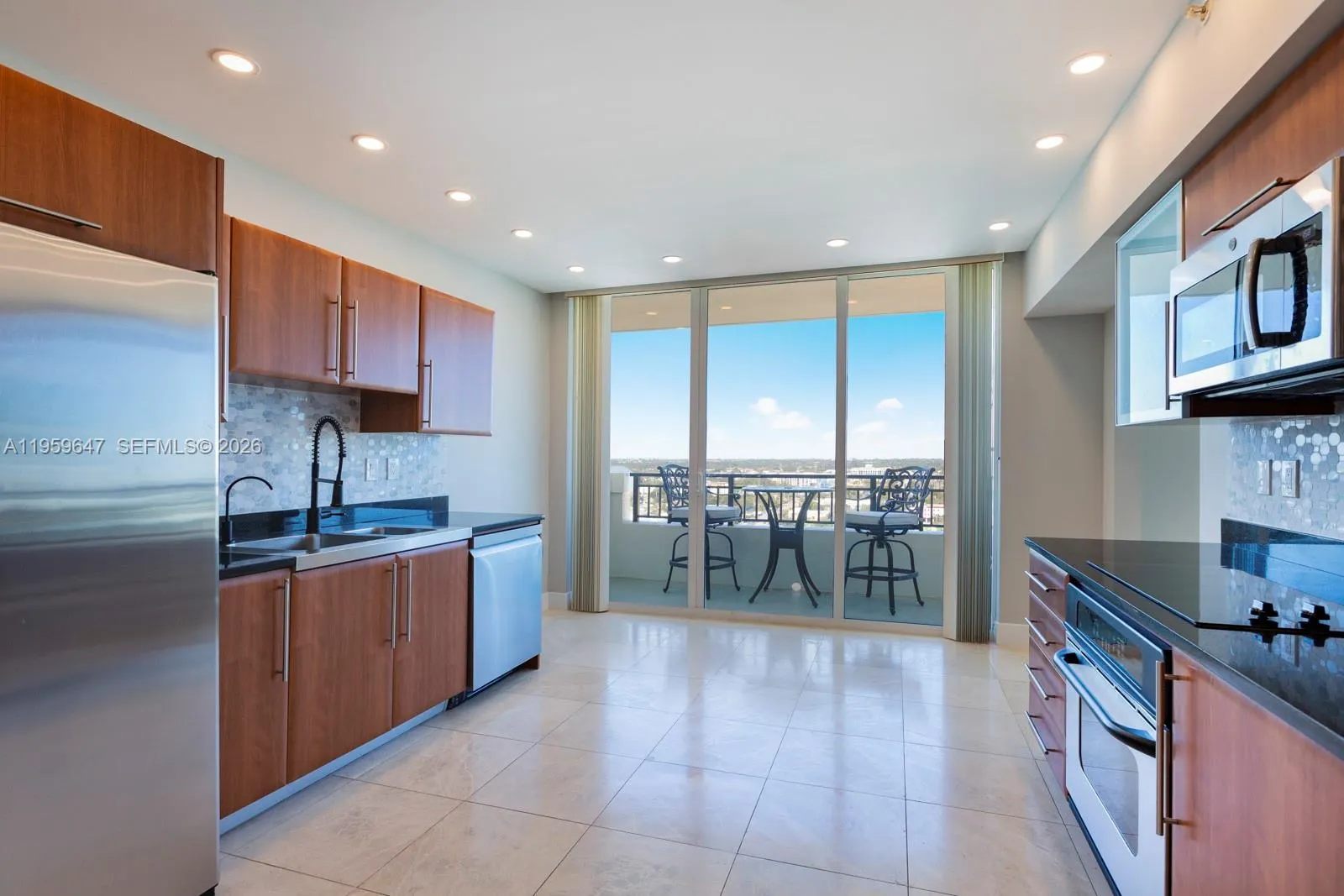 610 W Las Olas Boulevard #2014N