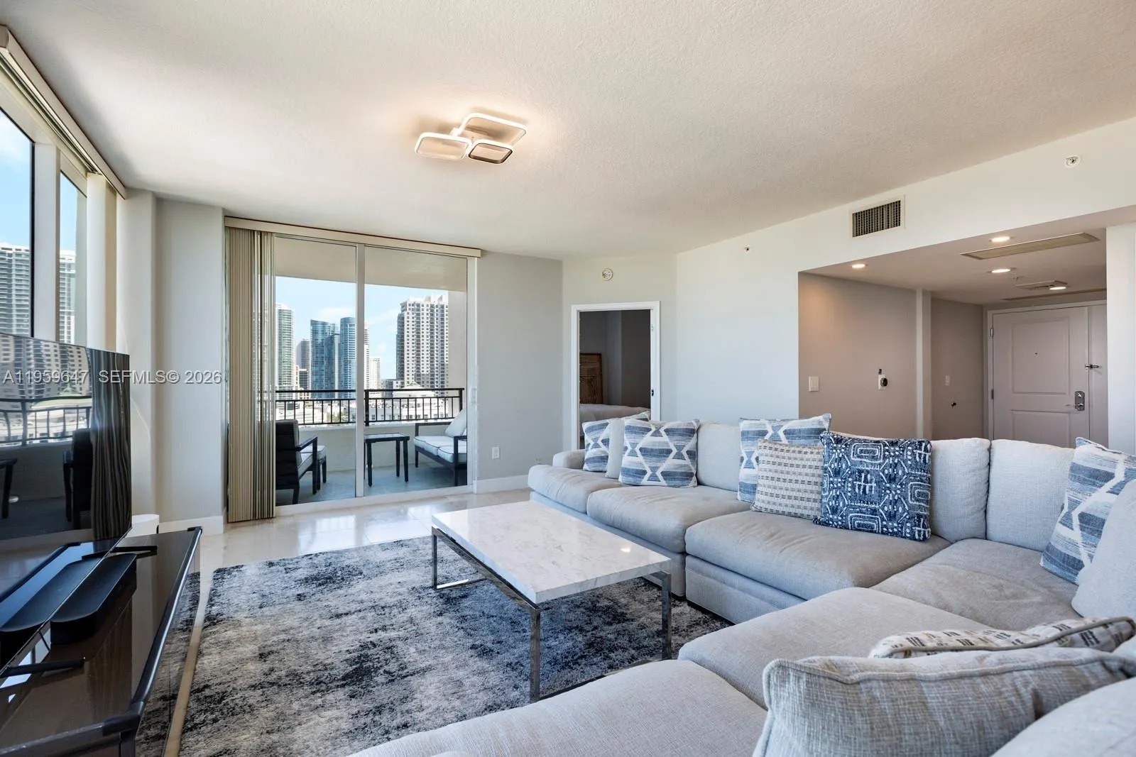610 W Las Olas Boulevard #2014N