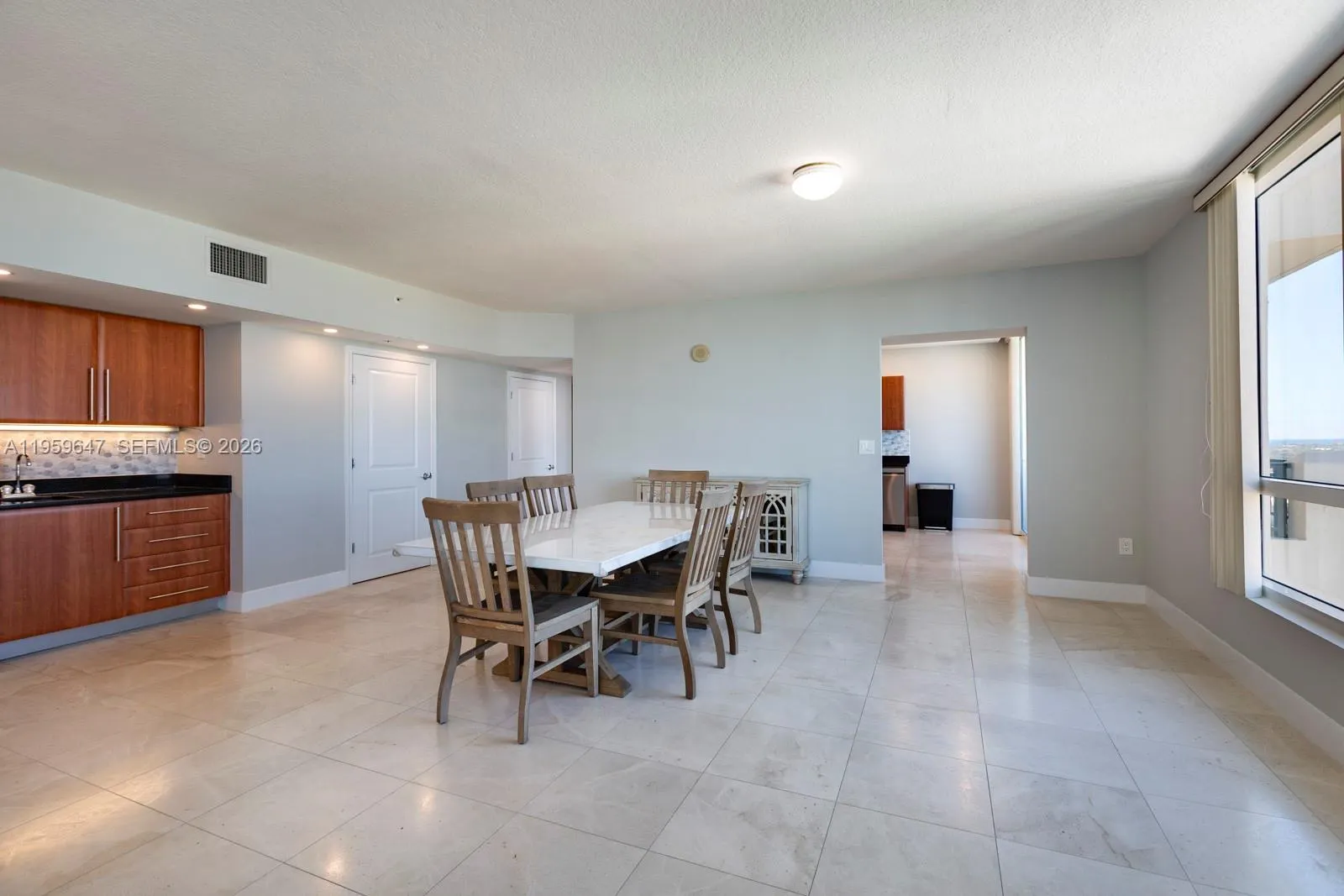 610 W Las Olas Boulevard #2014N