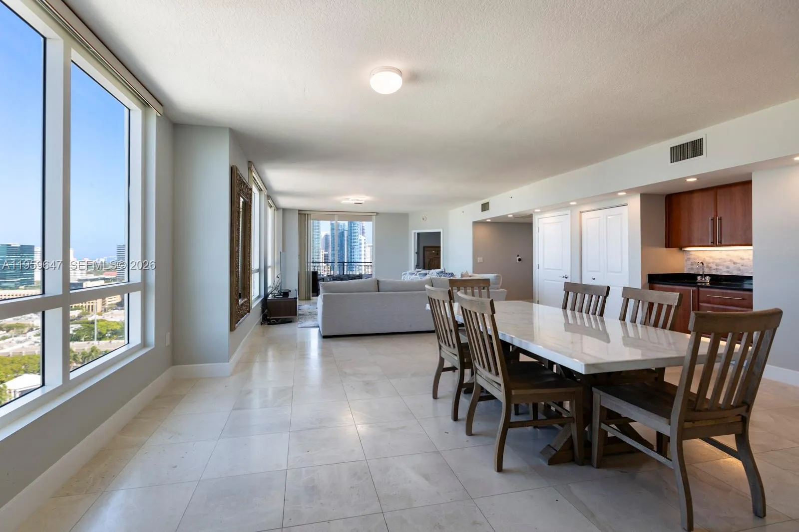 610 W Las Olas Boulevard #2014N