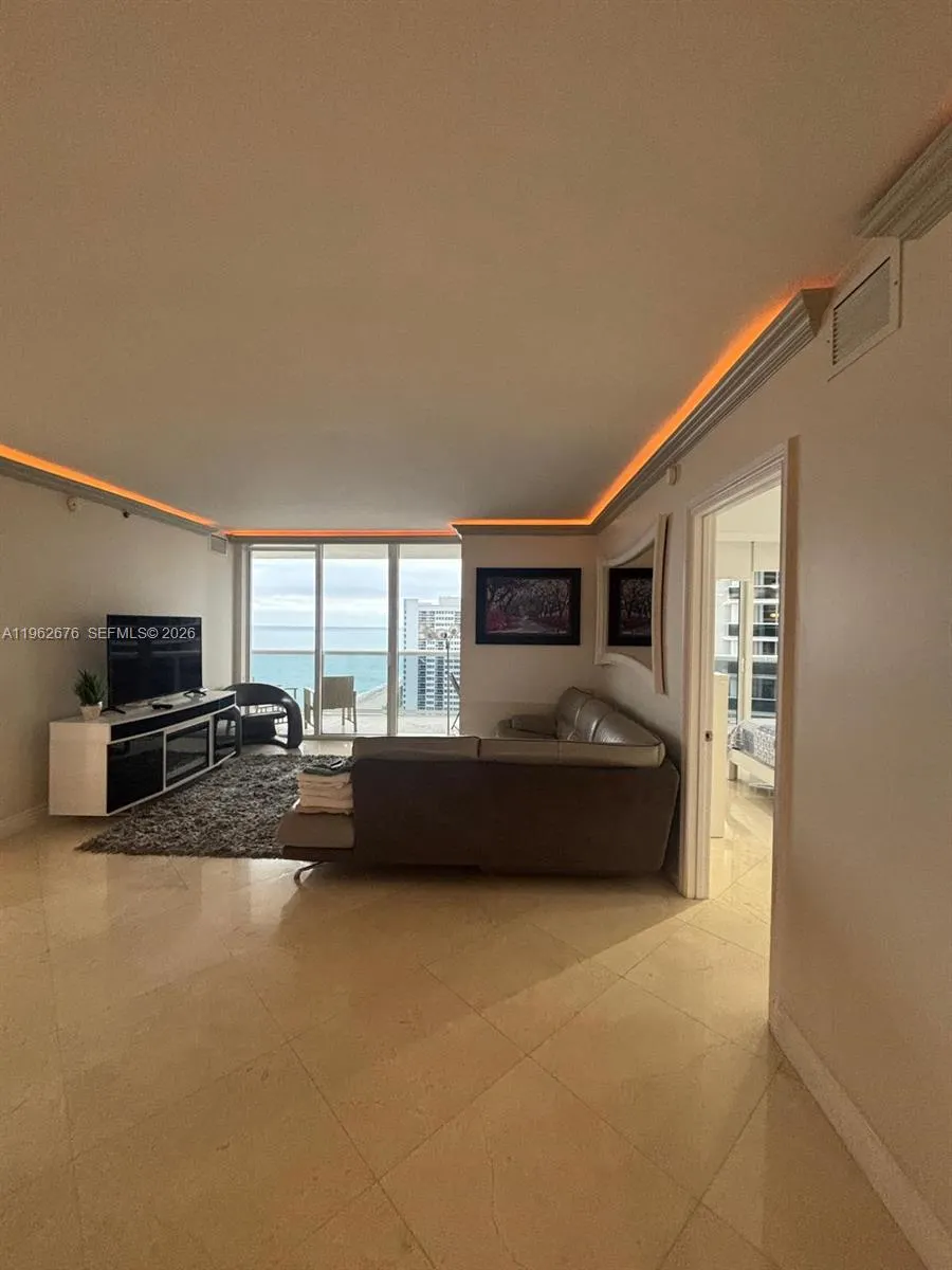 1830 S Ocean Drive #2004