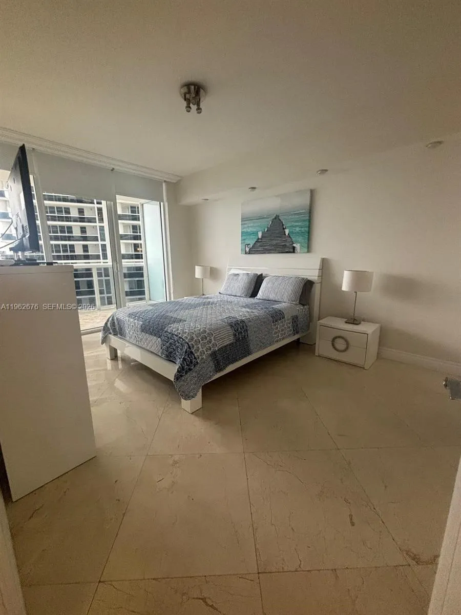 1830 S Ocean Drive #2004