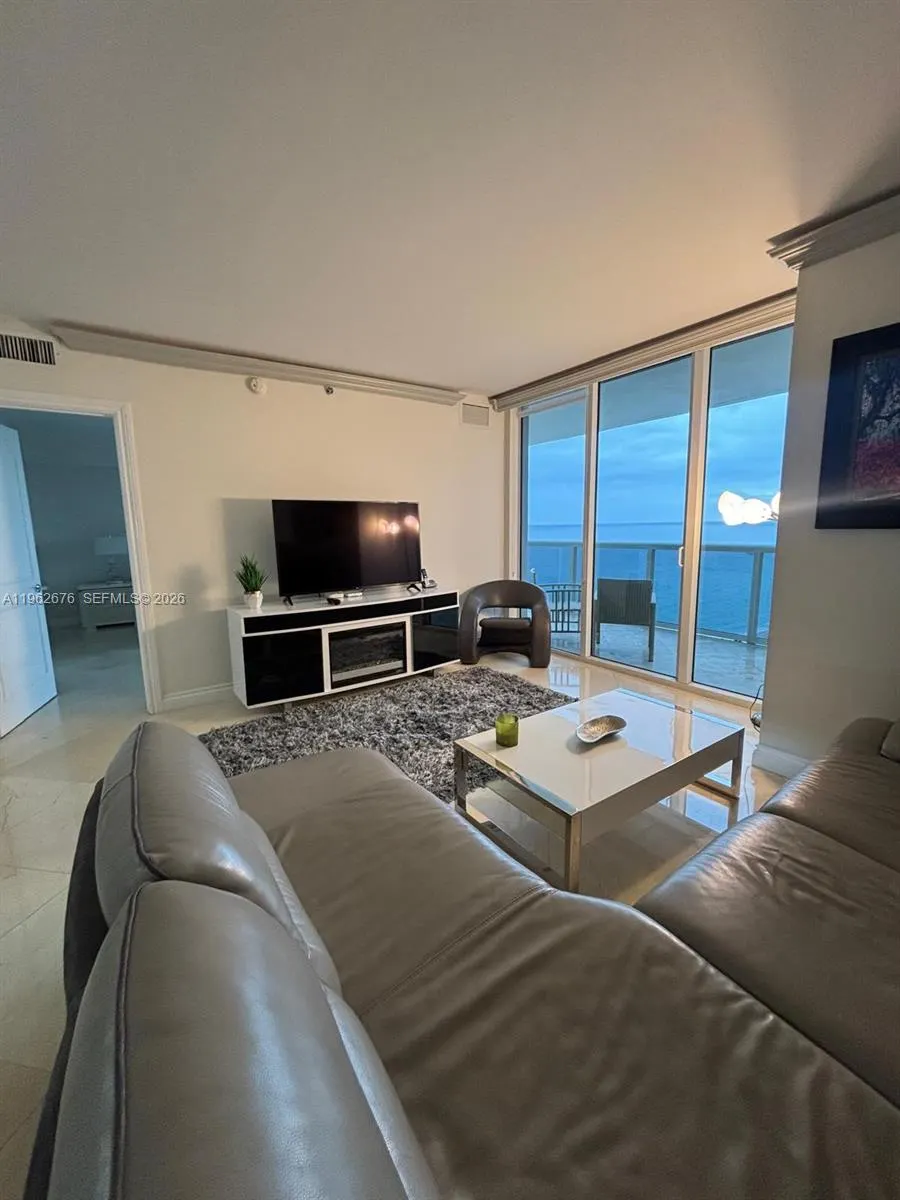 1830 S Ocean Drive #2004