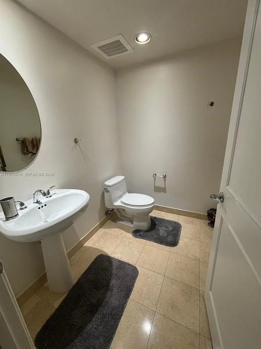 1830 S Ocean Drive #2004