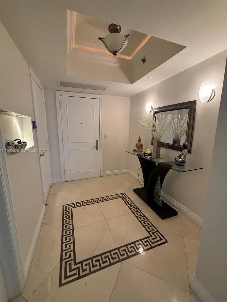 1830 S Ocean Drive #2004
