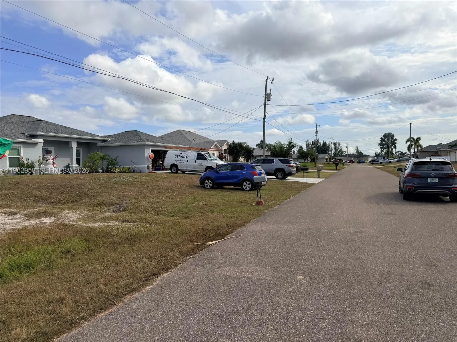 3737 NE 12 Th Place
